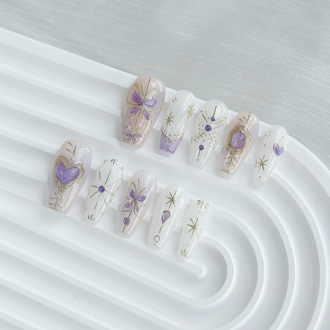 Artistic Press-On Nail Art Set with Elegant Gem Accents