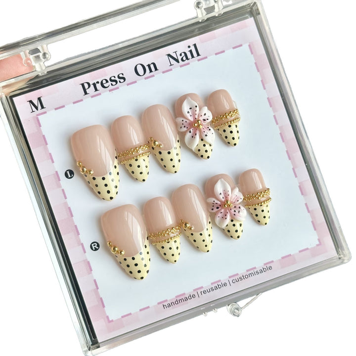 Artistic Floral Embellished Press-On Nails