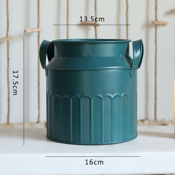 Stylish metal storage unit Kalsten
