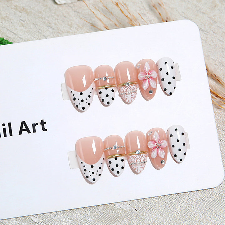 Elegant and artistic artificial nails Kalsten