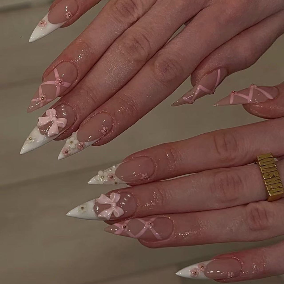 Elegant artificial nails with floral accents Kalsten