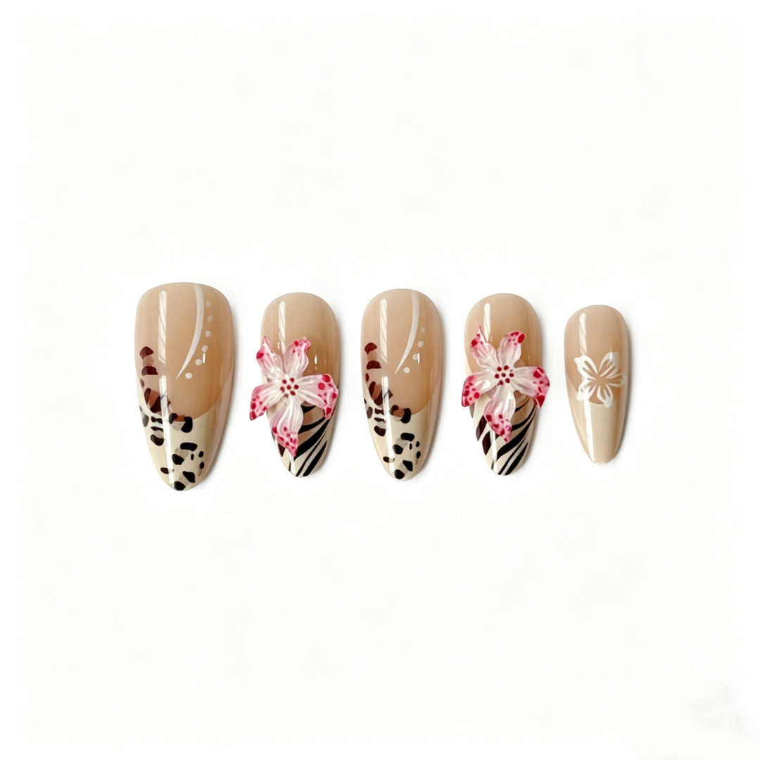 Artificial nails with floral accents and animal print Kalsten
