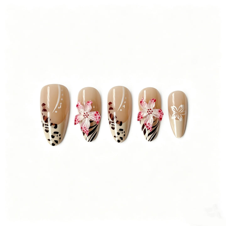 Artificial nails with floral accents and animal print Kalsten