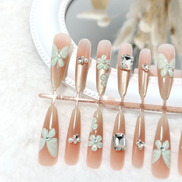 Artificial nails with elegant flower and crystal design Kalsten