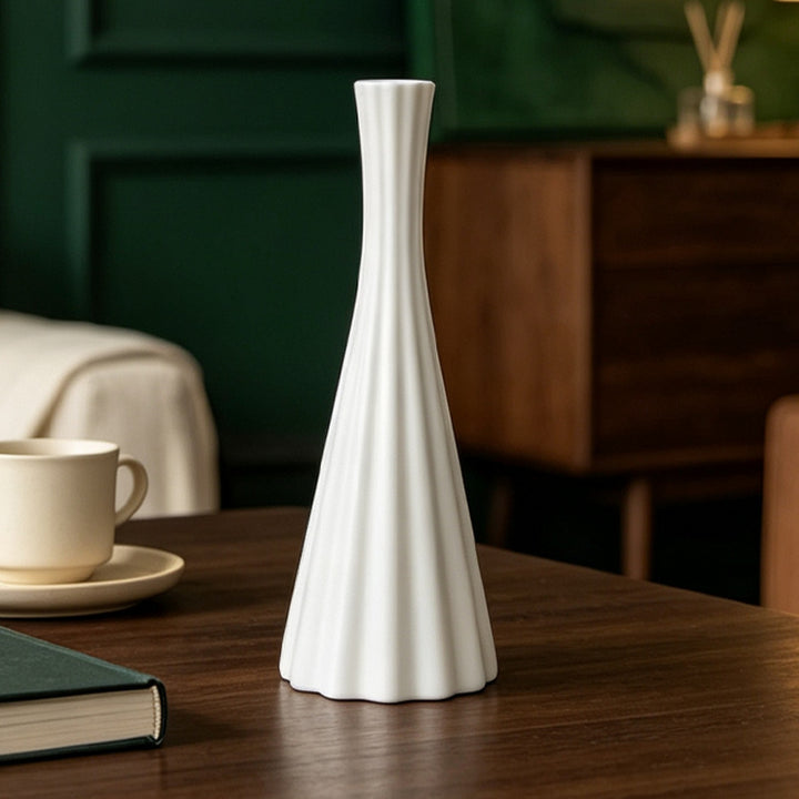 Modern Textured Decorative Vase Kalsten