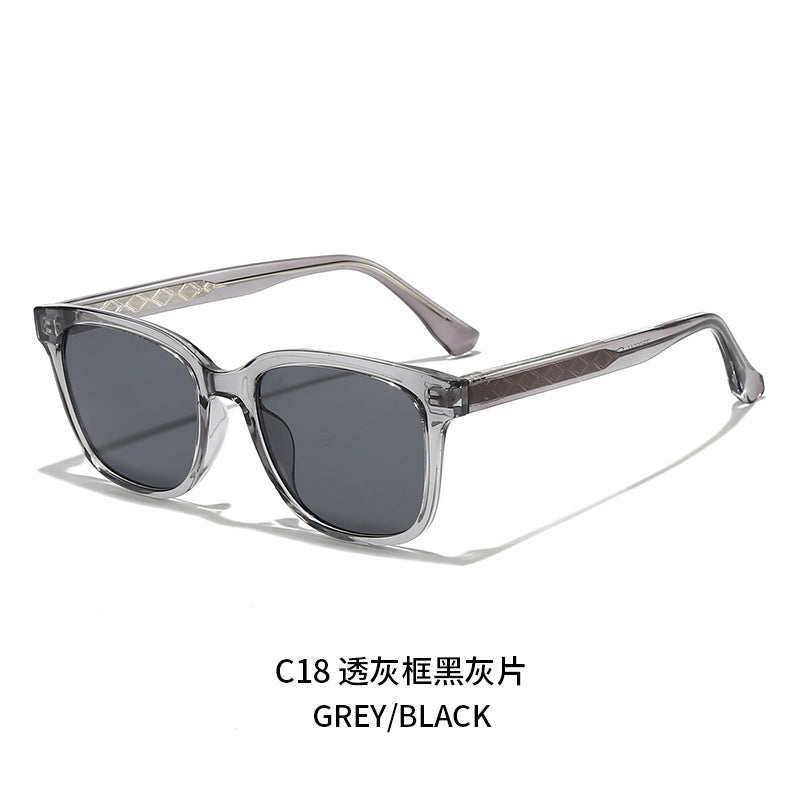 Women Retro-inspired Sunglasses with protected UV filter and sturdy frame Kalsten