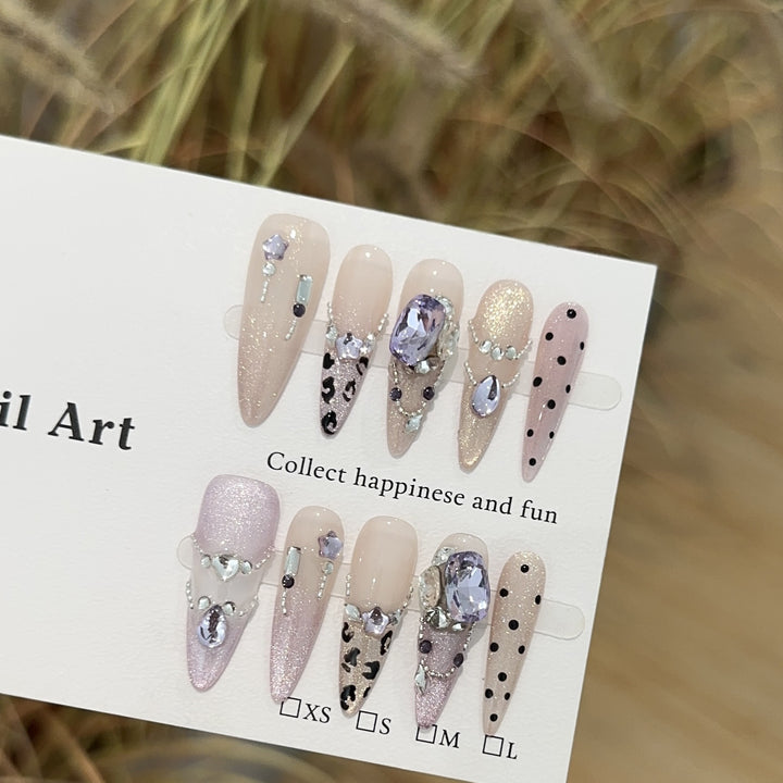Elegant Glamorous Press-On Nail Art Set with Various Embellishments