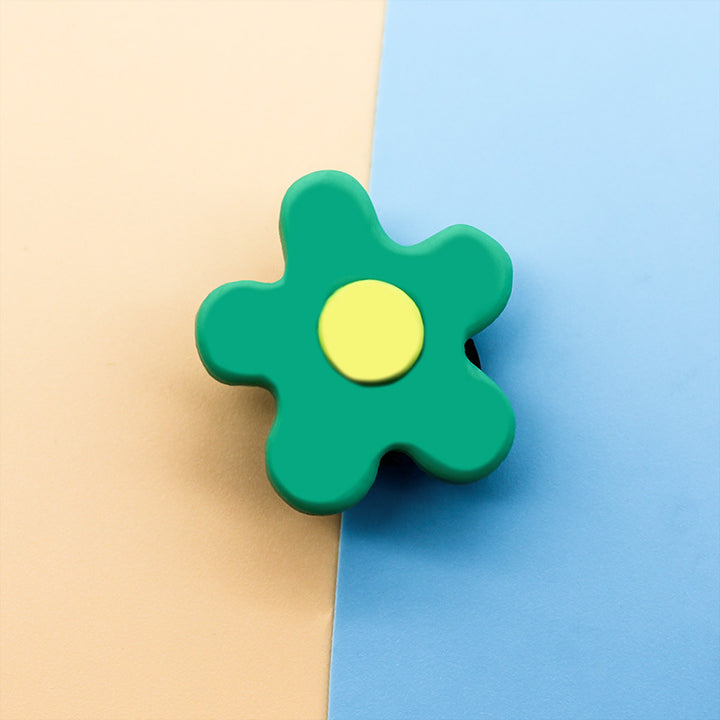 Women's creatively designed Magnet Kalsten