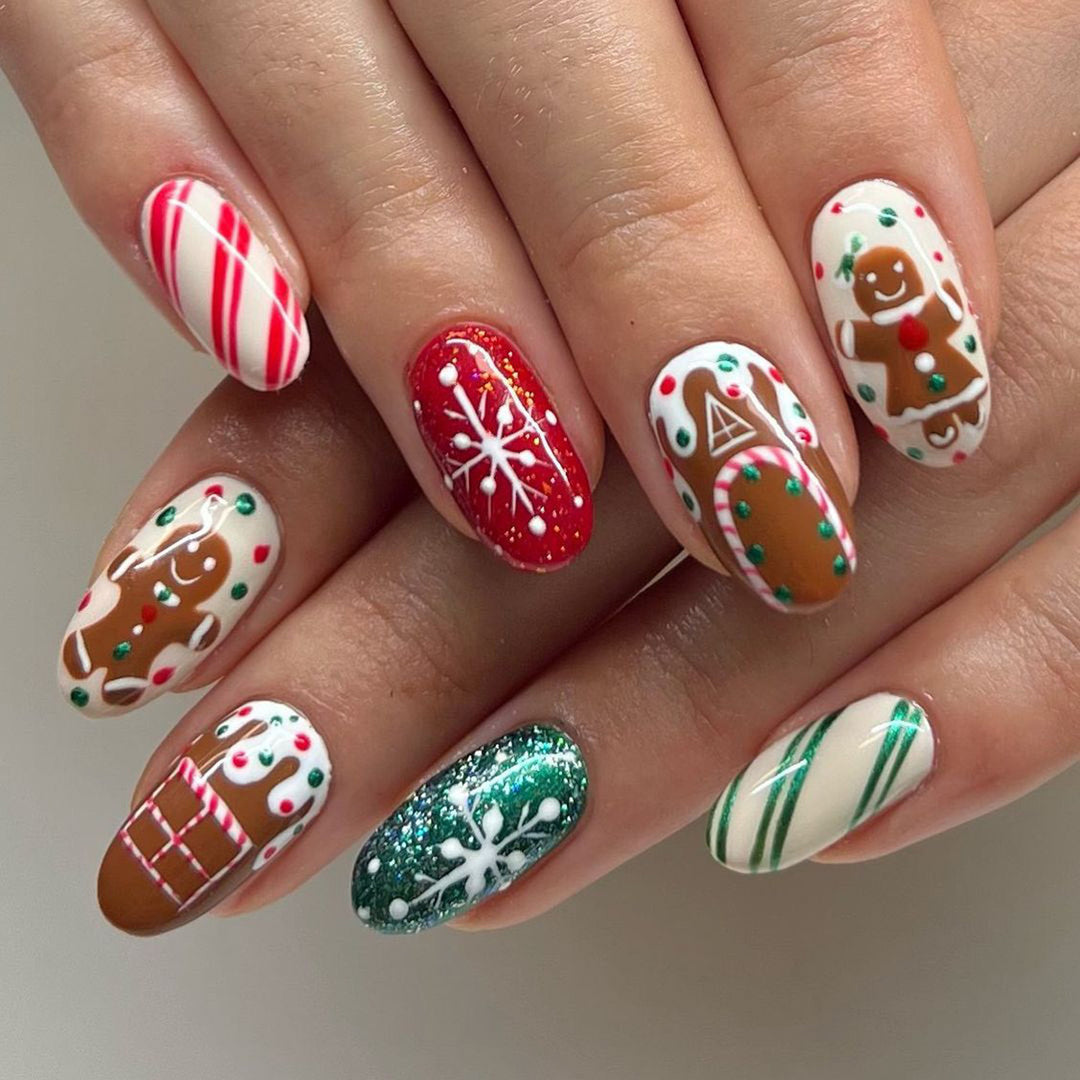 Artificial nail set with festive cookie design Kalsten