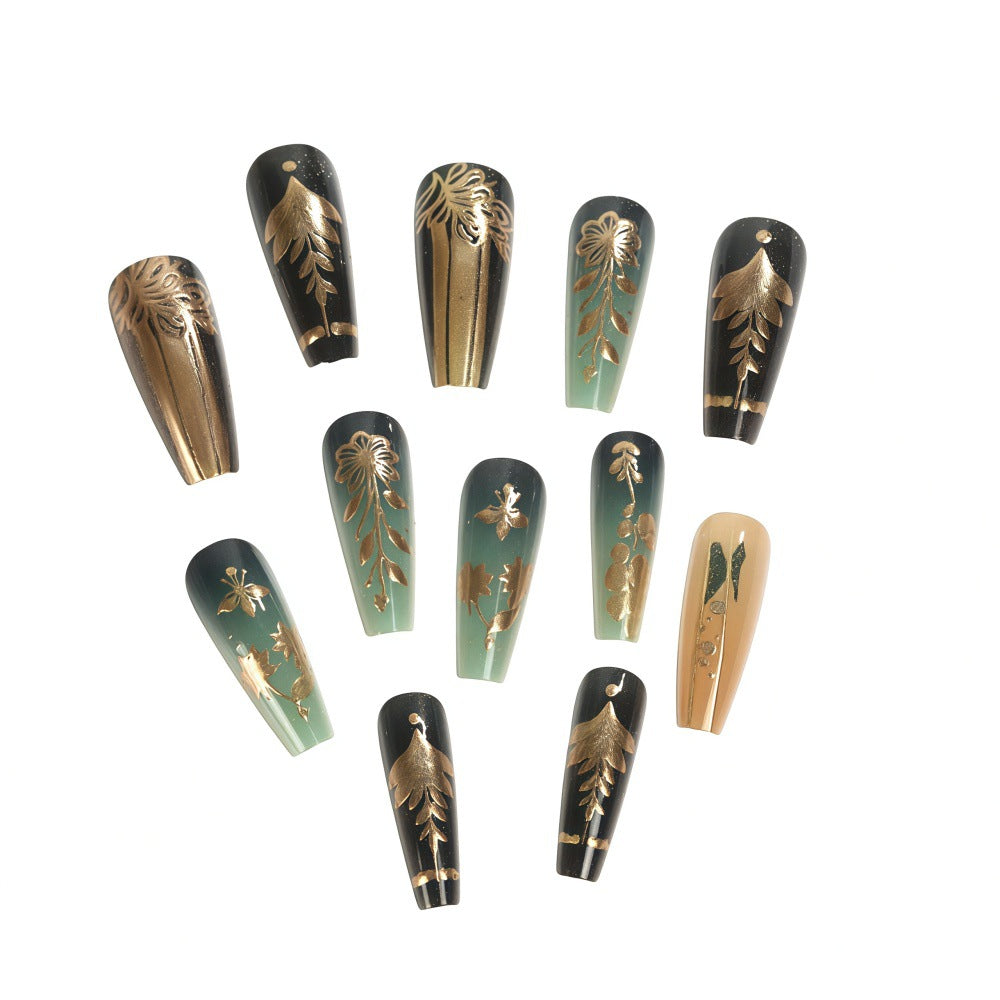 Artificial nails with floral gold embellishments Kalsten