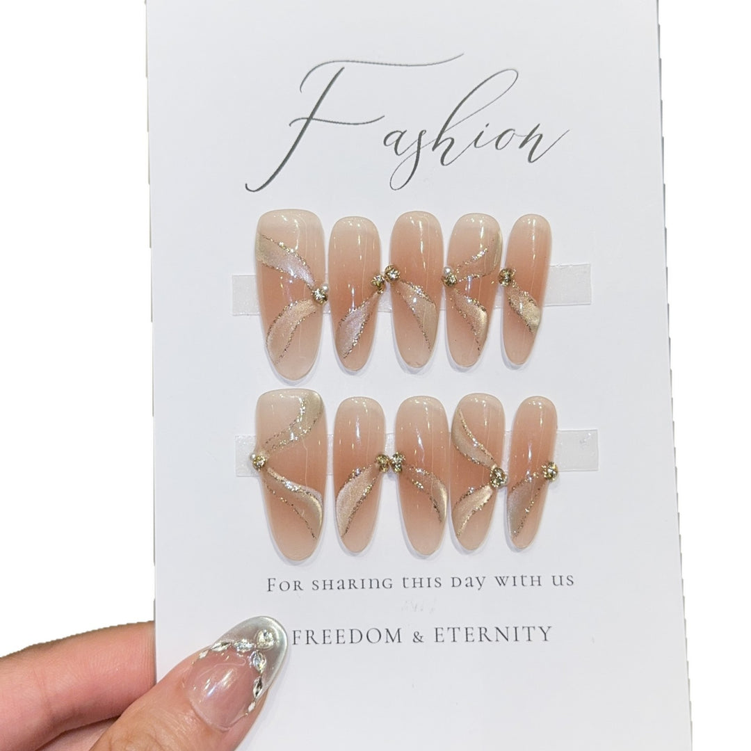 Artificial nails with elegant rhinestone accents Kalsten