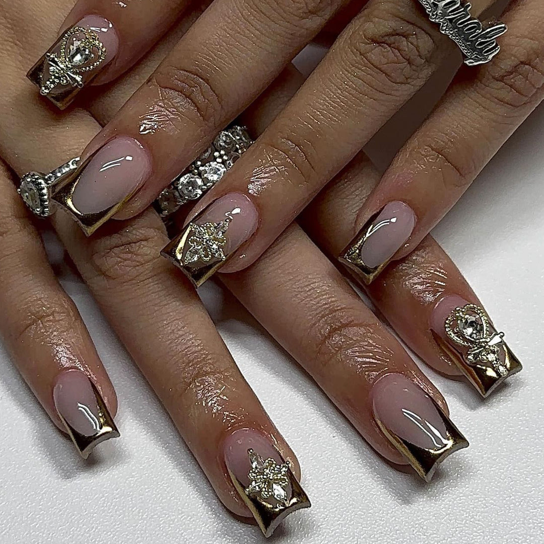 Artful Nail Extensions with Gold Accents Kalsten