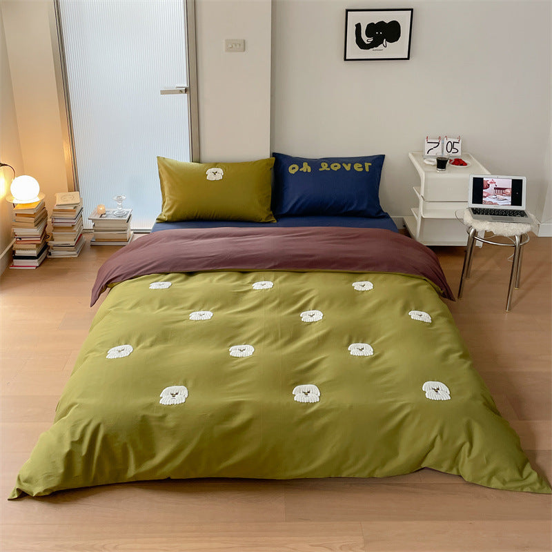 Embroidered reversible bedding set made of cotton satin with cat and cherry motif