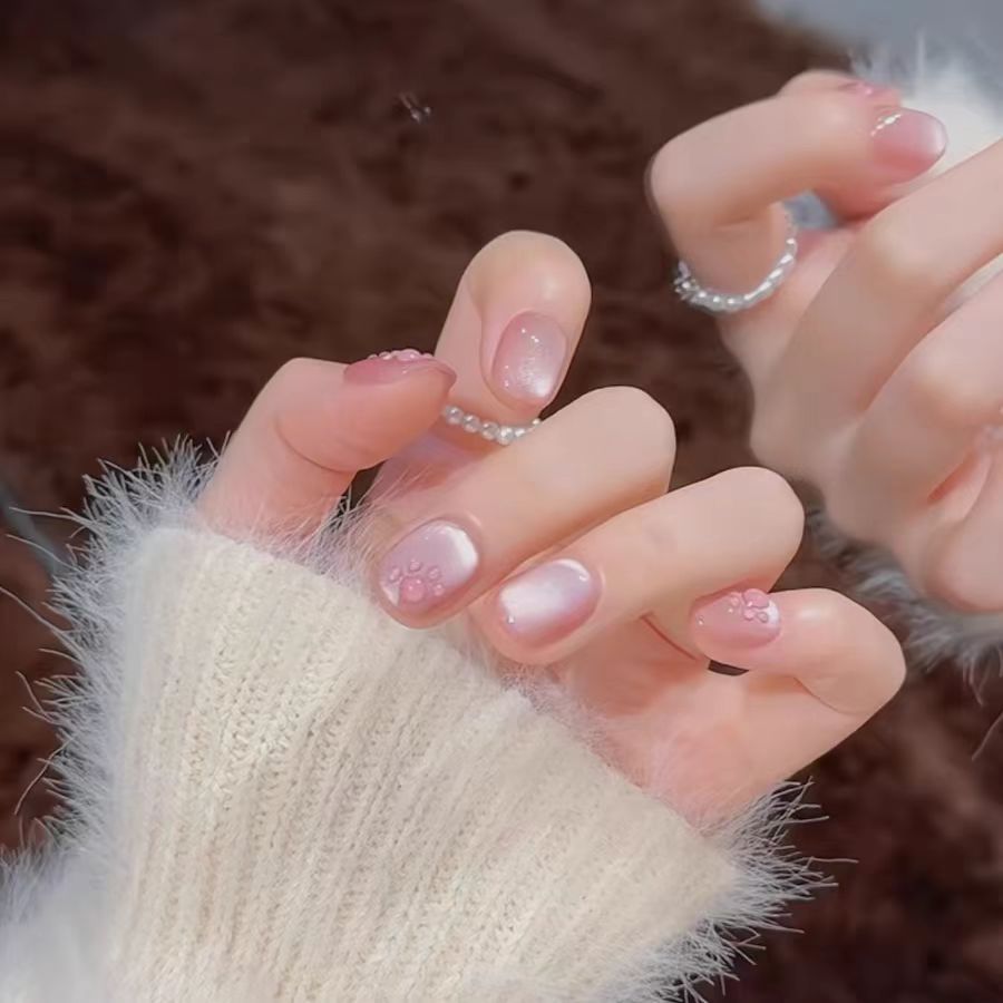Artistic Press-On Nail Design Kalsten