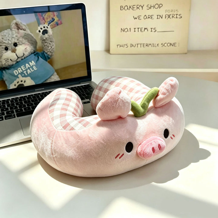 Plush slippers with memory sole and checkered lining in cute pig design