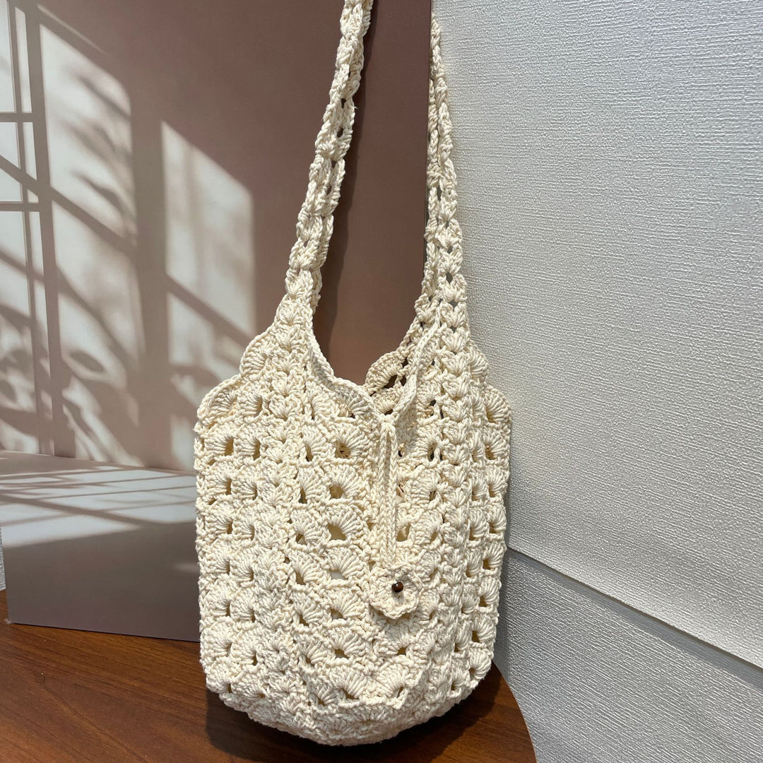 Hand-knotted shoulder bag in modern design Kalsten