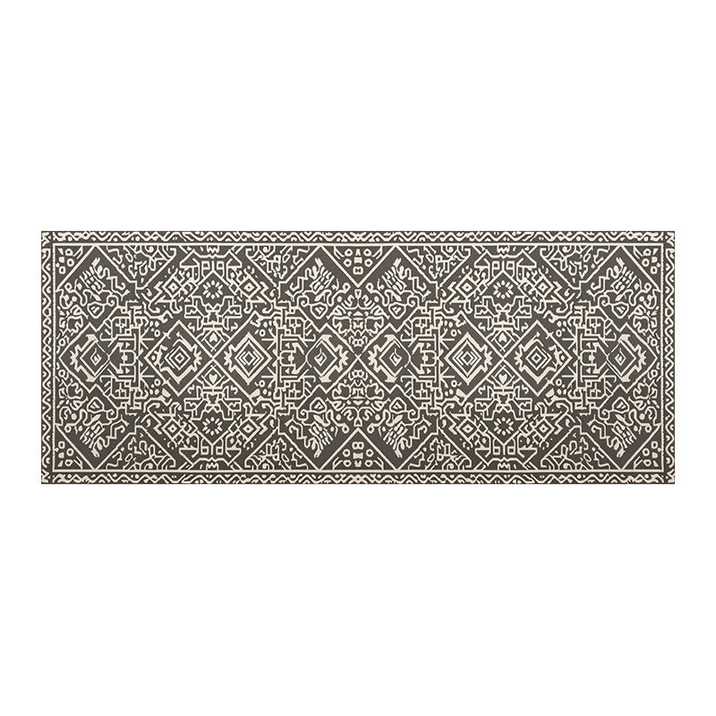 Vintage-Inspired Geometric Area Rug Kalsten