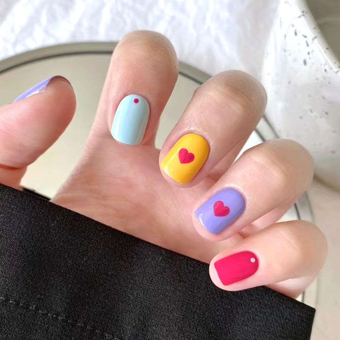 Artistic Heart-Pattern Nail Art Kit