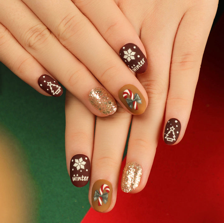 Sparkling winter nail extensions with festive designs Kalsten