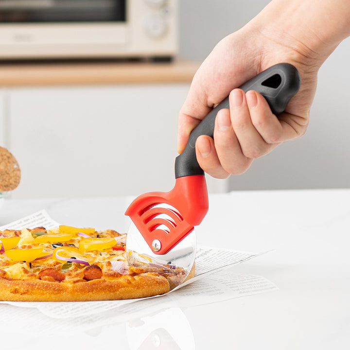 Ergonomic pizza cutter with non-slip handle Kalsten