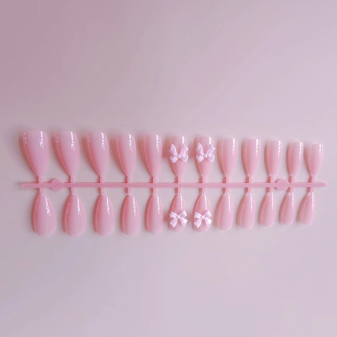 Artificial nails with elegant bow accents Kalsten