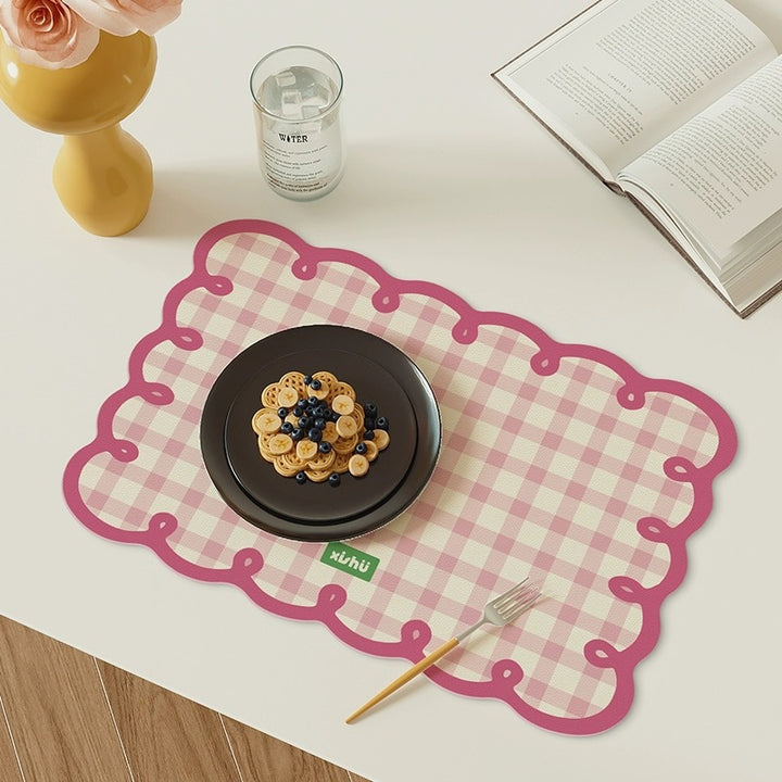 Scalloped Edge Dining Table Mat