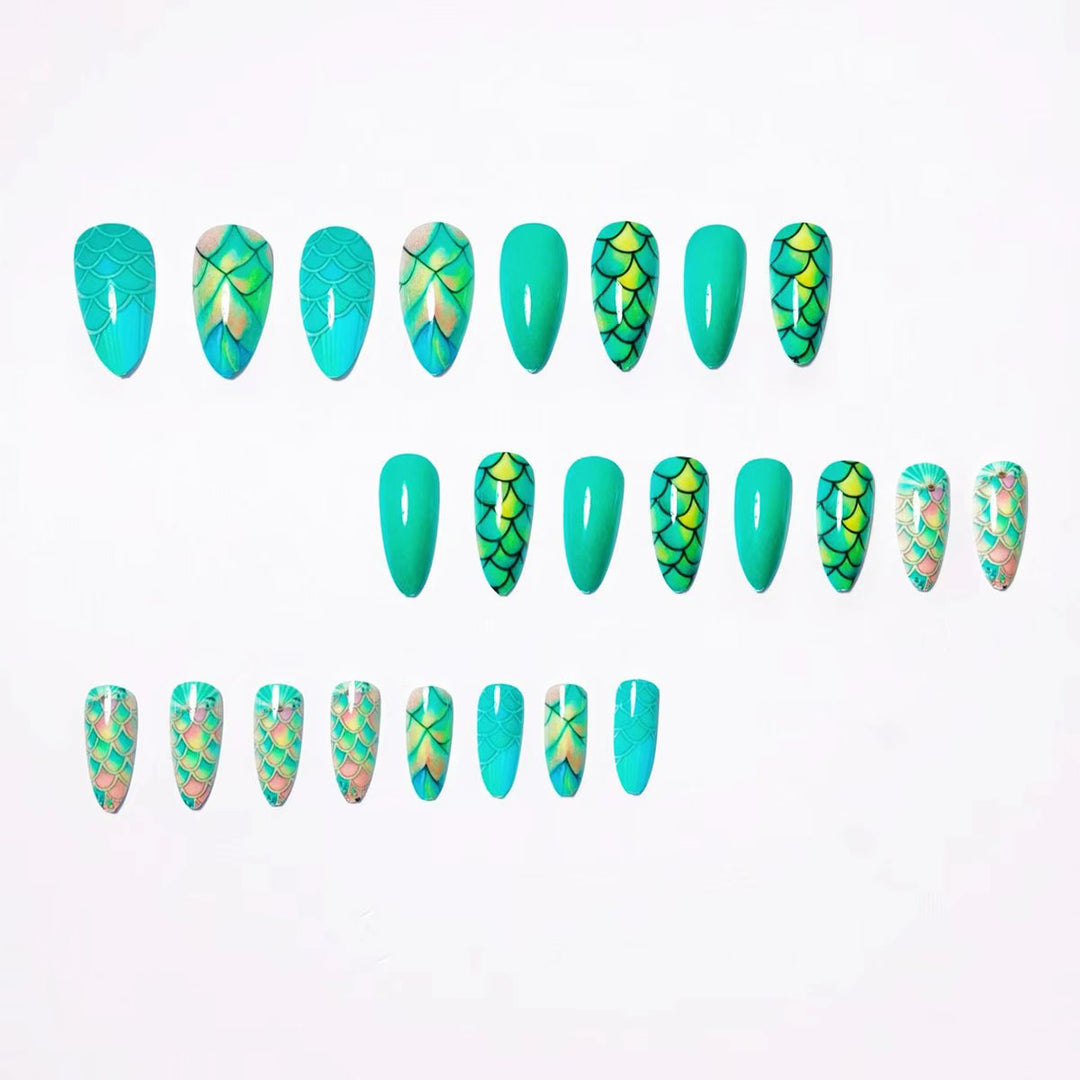 Artificial nails with scale pattern Kalsten