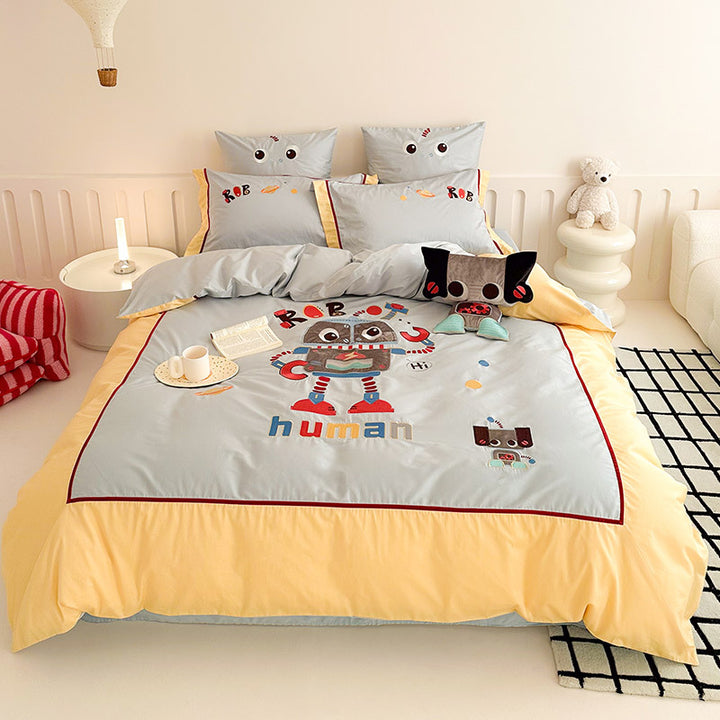 Kids' bedding set with playful robot and animal design