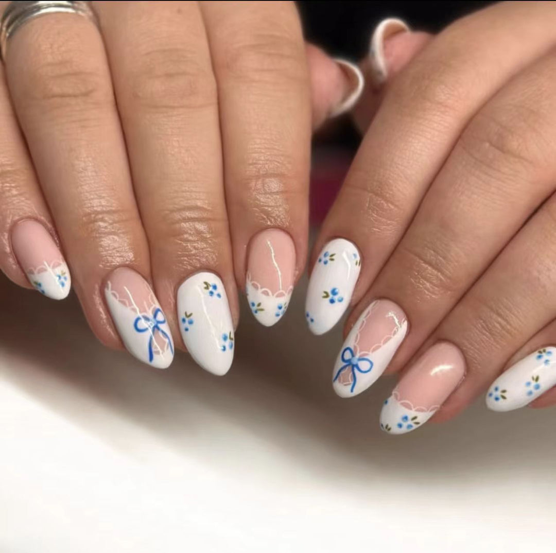Detailed Floral Design Press-On Nails Kalsten