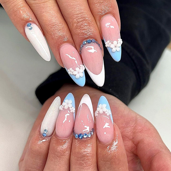 Artificial nails with floral accents and gradient Kalsten