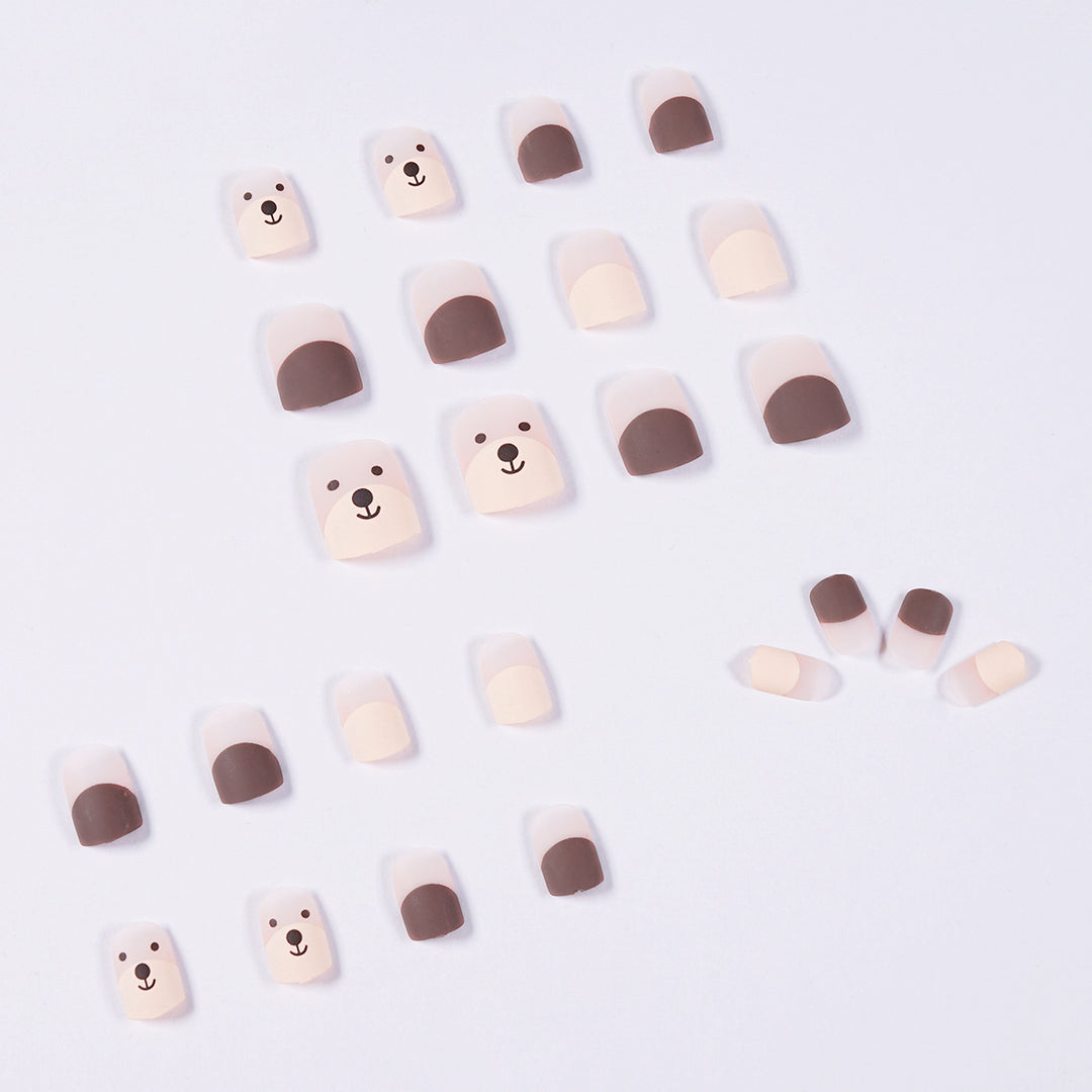 Cute nail art with bear motifs Kalsten