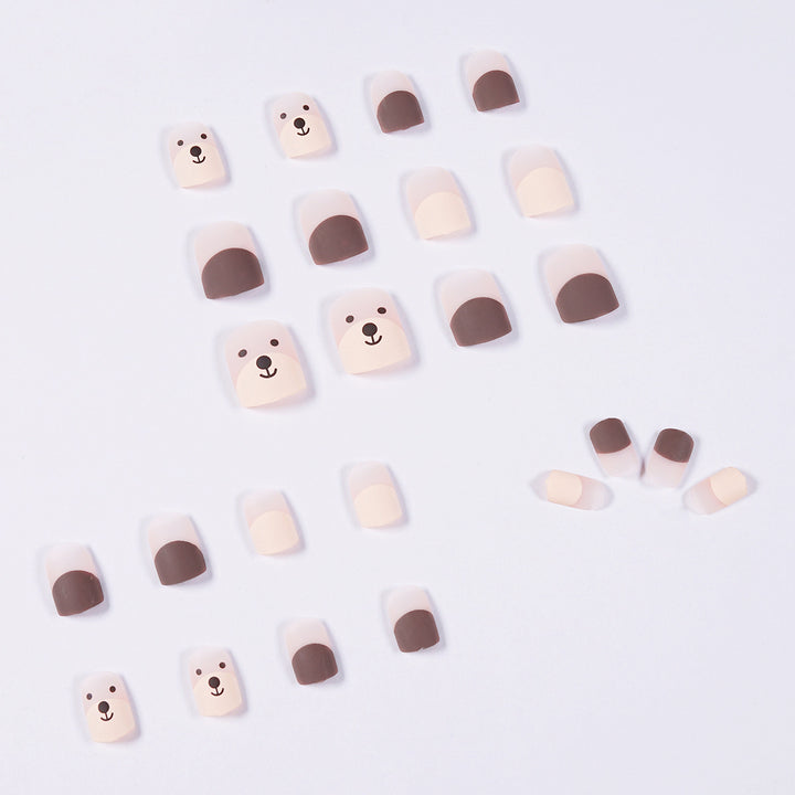 Cute nail art with bear motifs Kalsten
