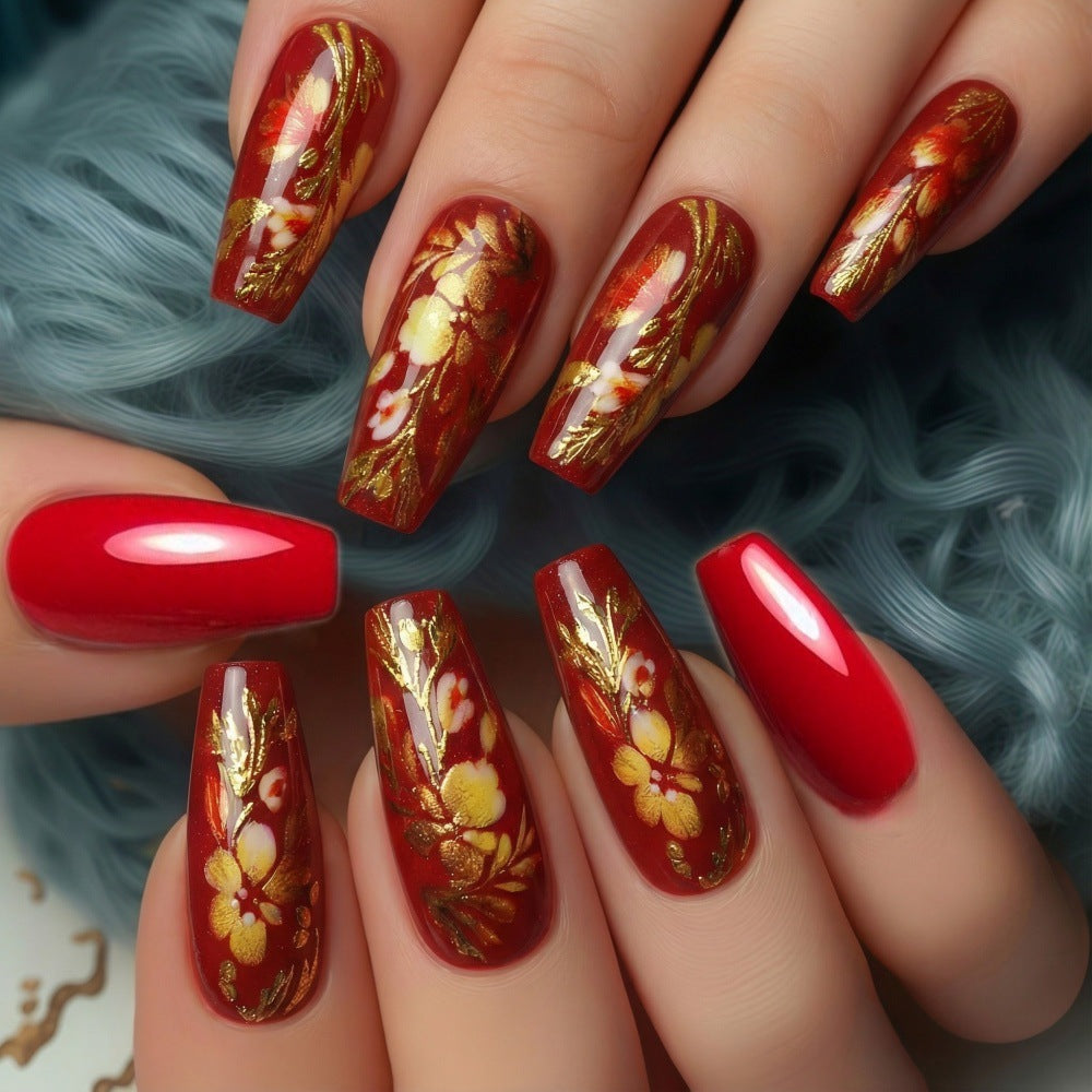 Artful nail tips in an elegant flower pattern Kalsten
