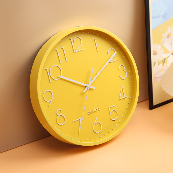 Wall clock in a minimalist and elegant design Kalsten