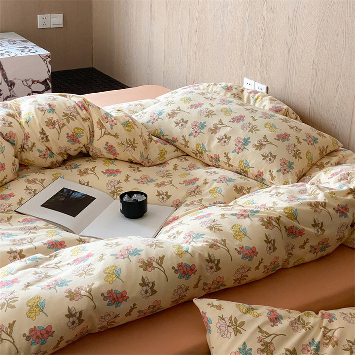 Bedding set made of cotton with delicate botanical print