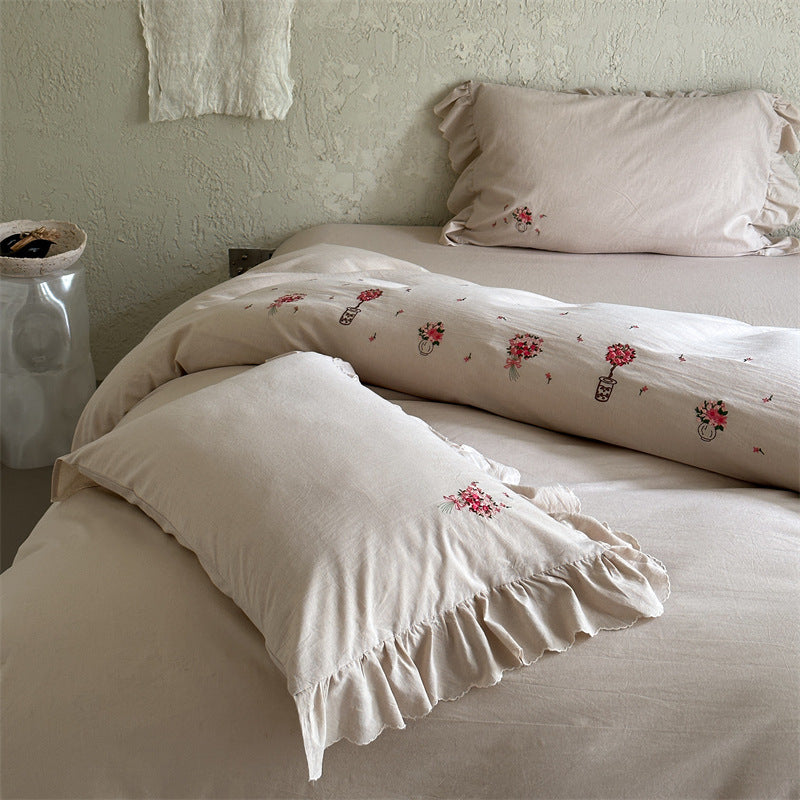 Luxurious cotton satin bedding set with hotel closure and extra-soft pillowcases