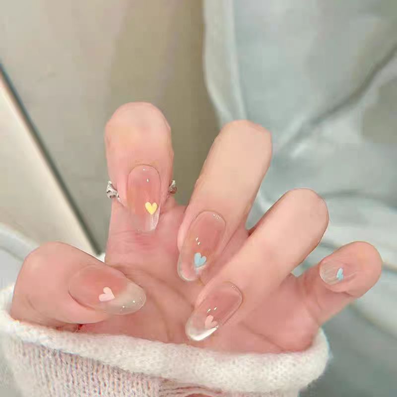 Stylish Heart-Accented Press-On Nail Set Kalsten
