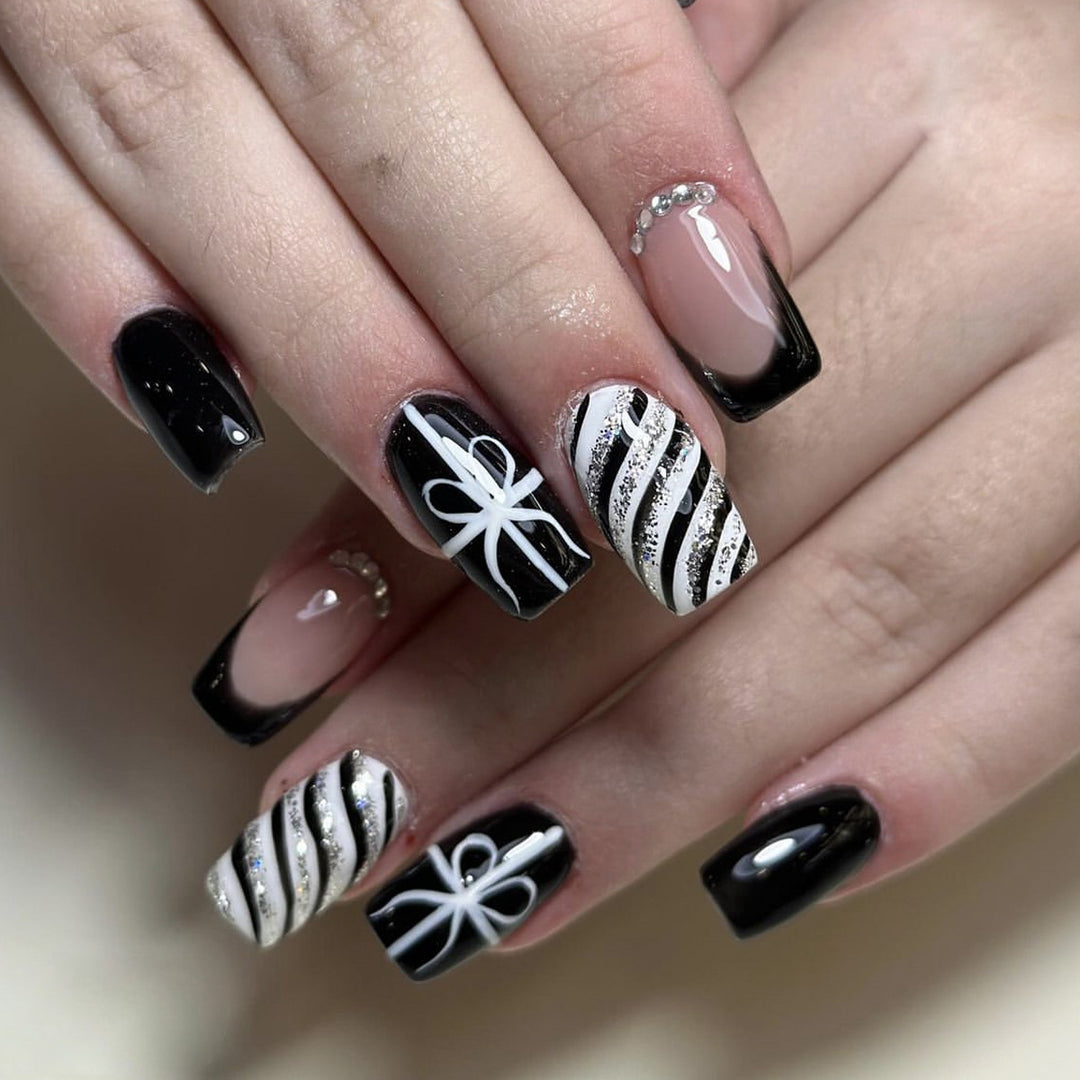 Elegant Black and White Artistic Nail Art Extensions Kalsten