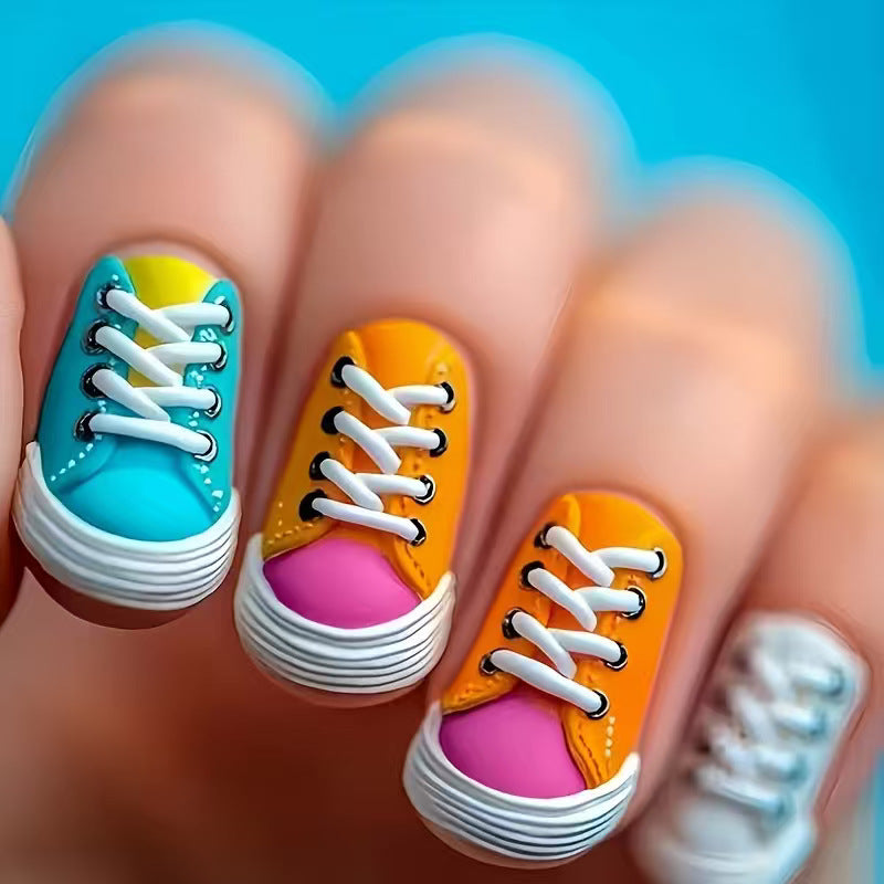 Artificial nails in sneaker design Kalsten