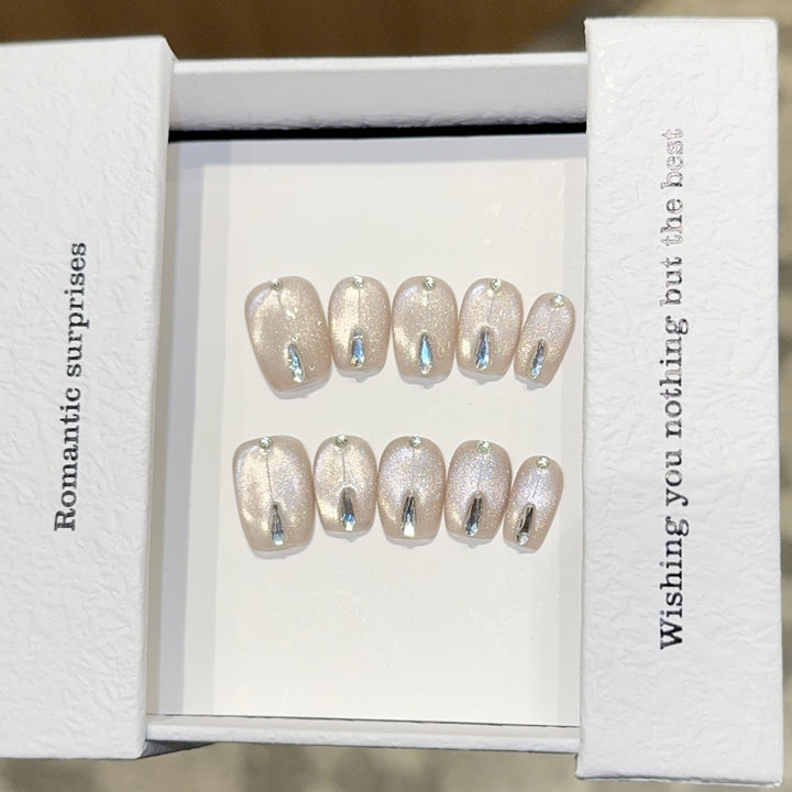 Artificial nails with elegant glamour design Kalsten