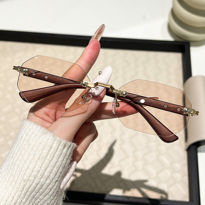 Women's futuristic sunglasses with geometric frame and wood details Kalsten