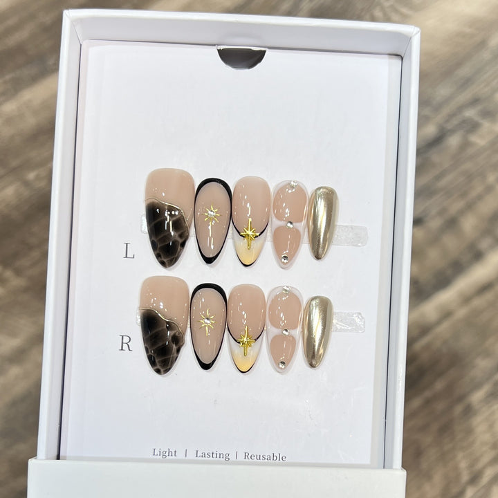 Reusable Stiletto Nail Art Set with Star and Gold Accents Kalsten