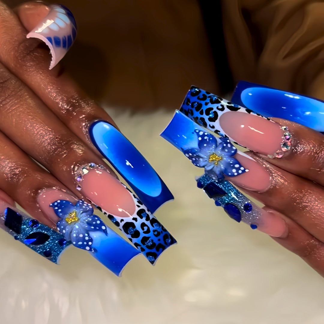 Artistic Long-Length Press-On Nail Art Kalsten