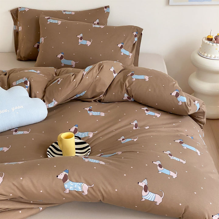Children's bedding set with playful animal and smile print