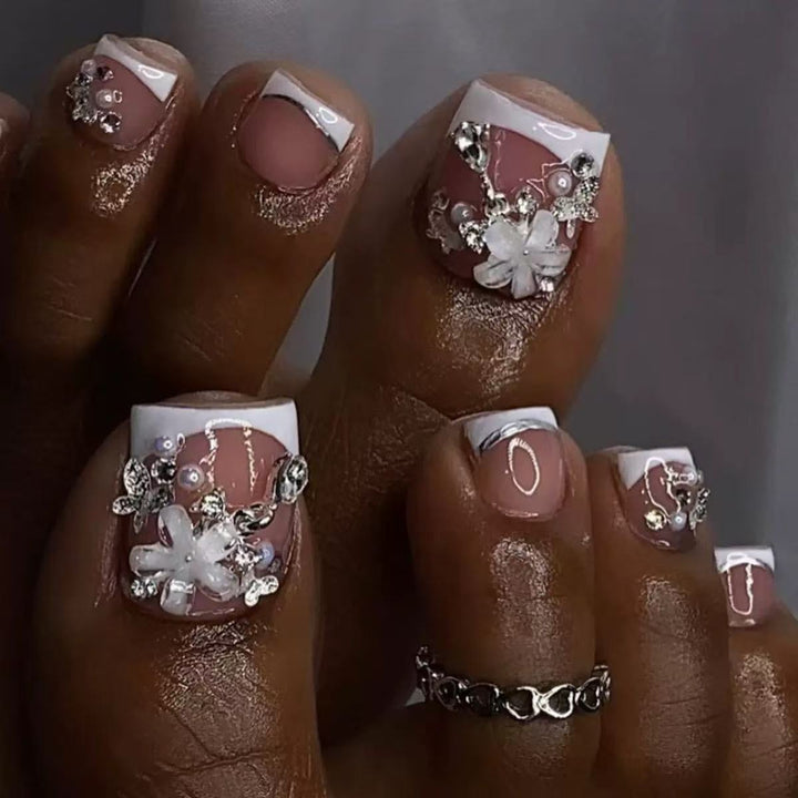 Nail set with elegant flower decorations and high-gloss finish Kalsten