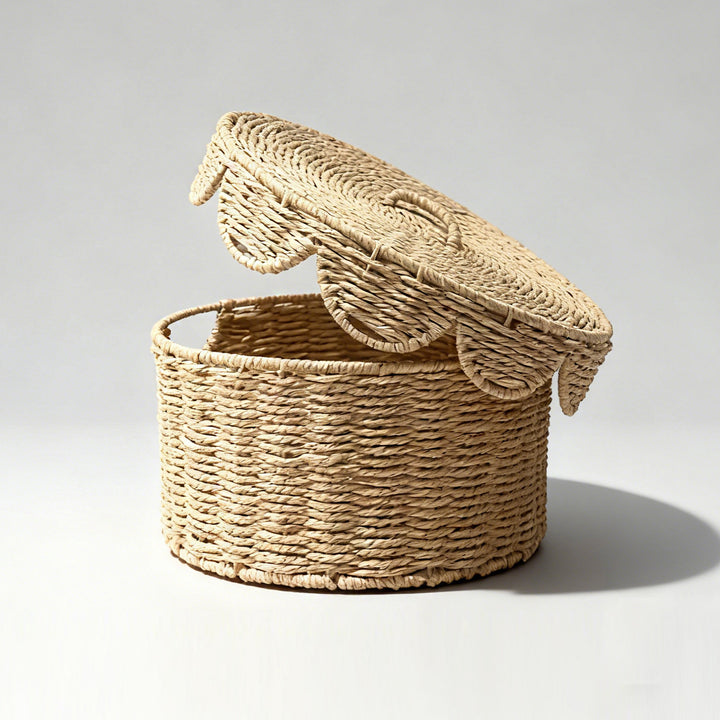 Rustic storage basket with lid Kalsten
