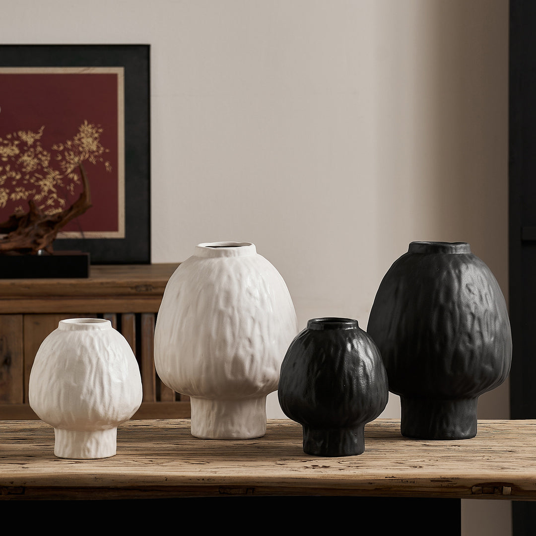 Decorative ceramic vase in modern design Kalsten