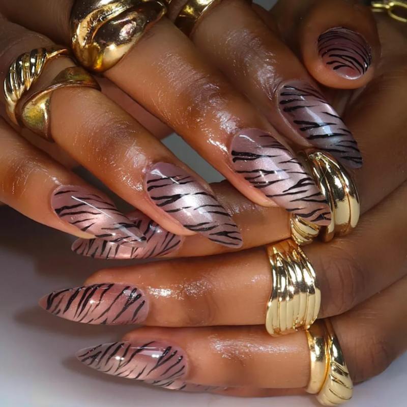 Artistic Press-On Nail Set with Tiger Stripe Design Kalsten