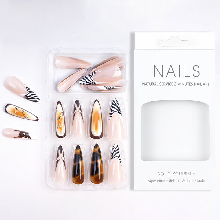 Artificial Nails in Elegant Natural Design Kalsten