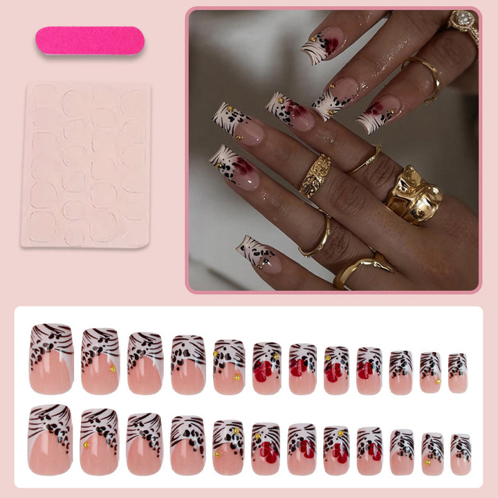 Nail art set with elegant floral accents Kalsten